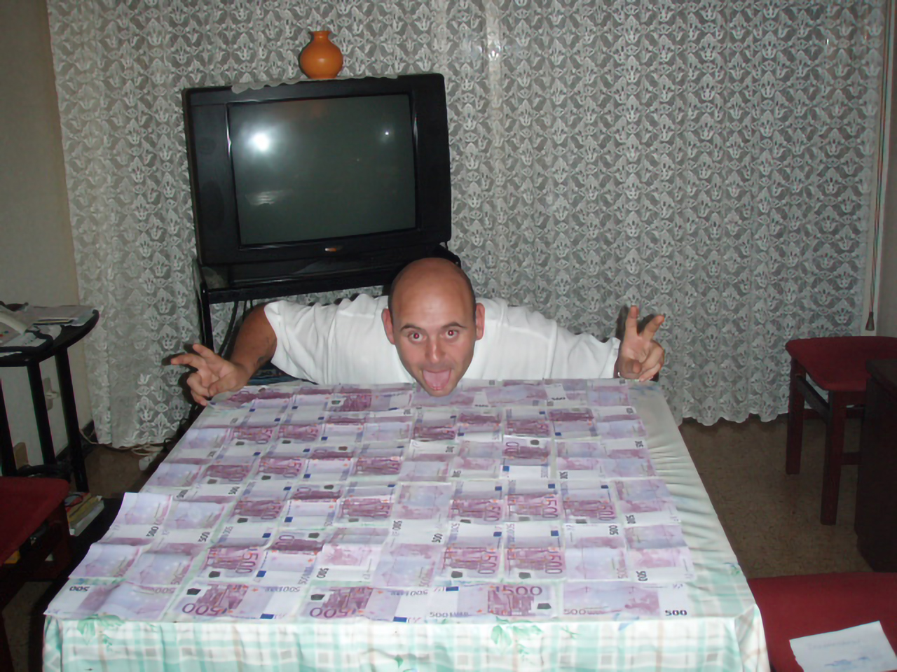 09_con35000eurosahahah1221712840